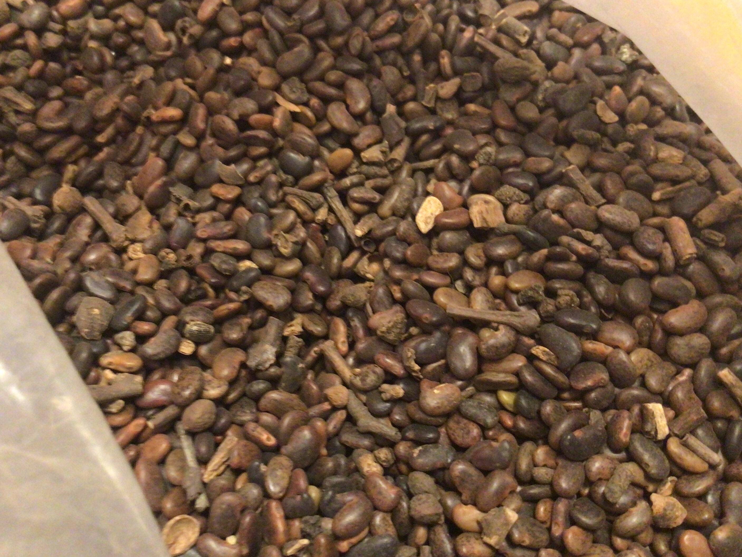 thumbnail image 2 of CHUXAY GARDEN 25 Seeds Robinia Pseudoacacia,Black Locust 2 of 13